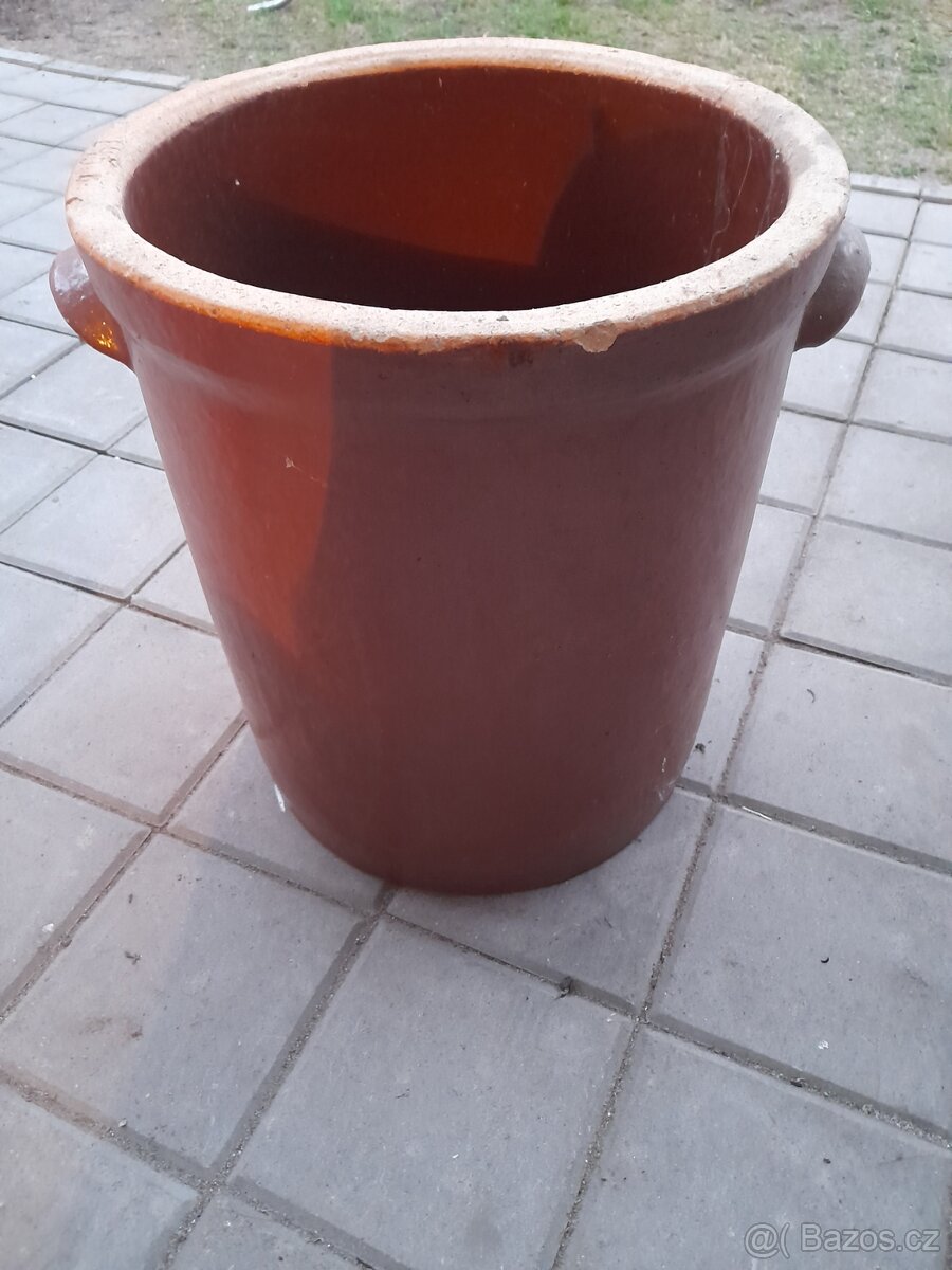 Kameninovy hrnec na zeli