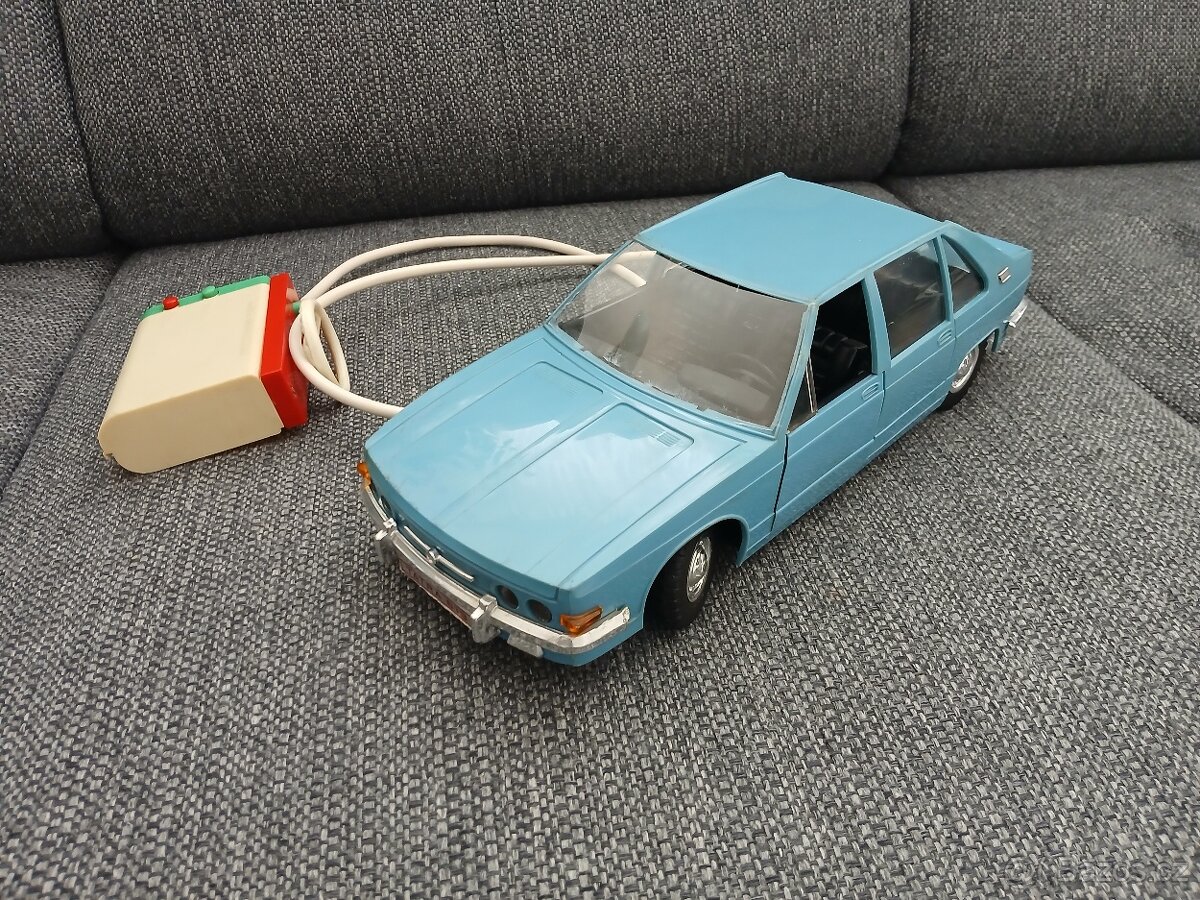 Tatra 613 na bovden chromka