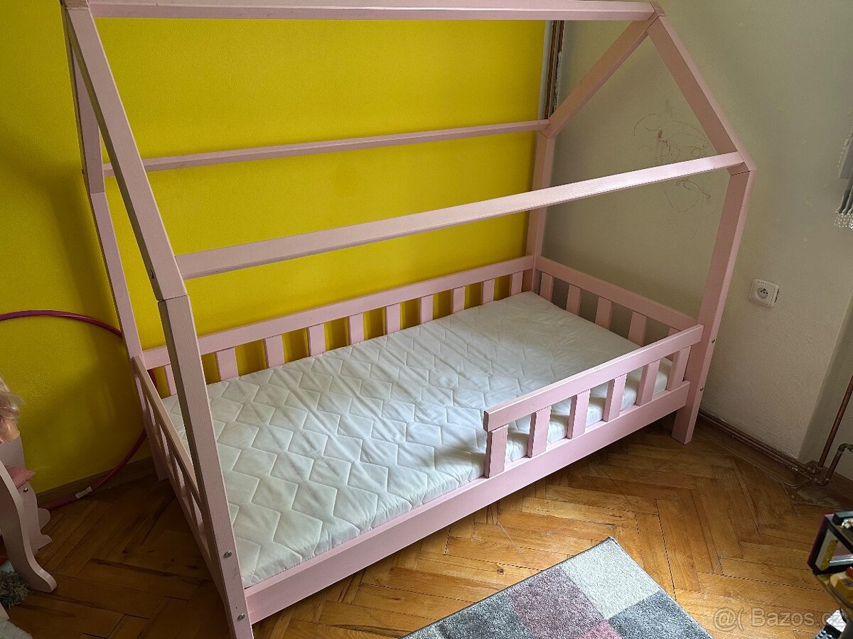 Prodám růžovou dětskou postel domek
