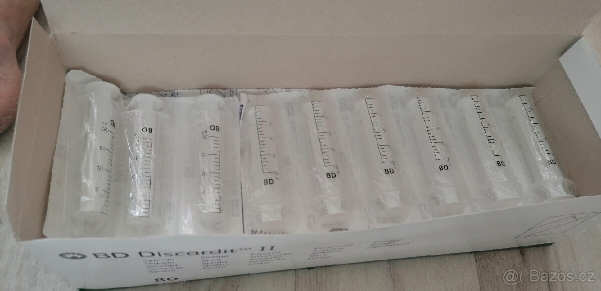 Nevyužité sterilní stříkačky 20 ml 45 ks