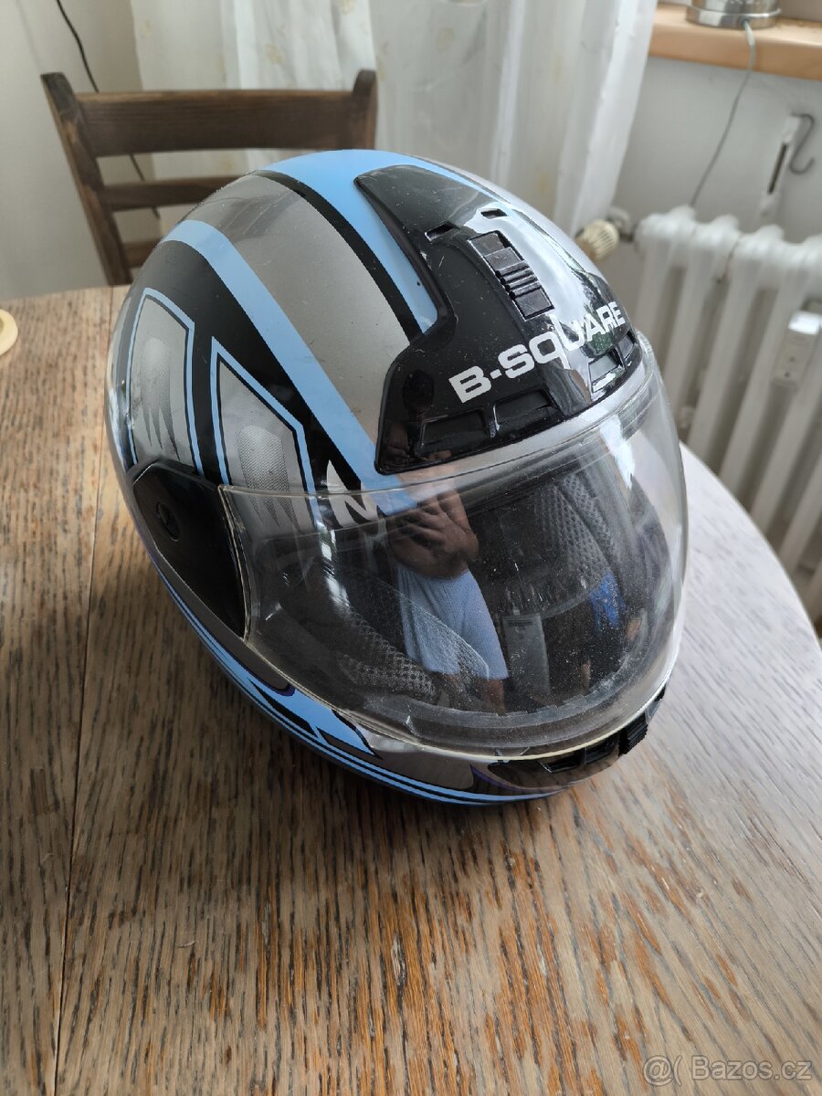 Helma na motorku