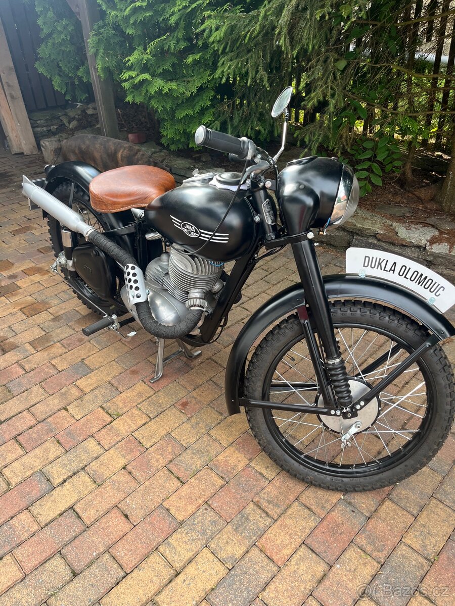 Jawa 250 Pérák armádní soutěžní