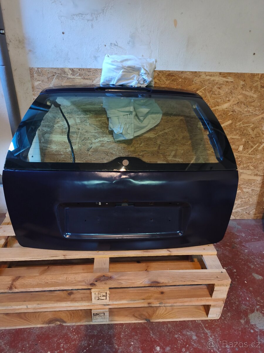 Zadní páté dveře kufru Octavia 1 kombi