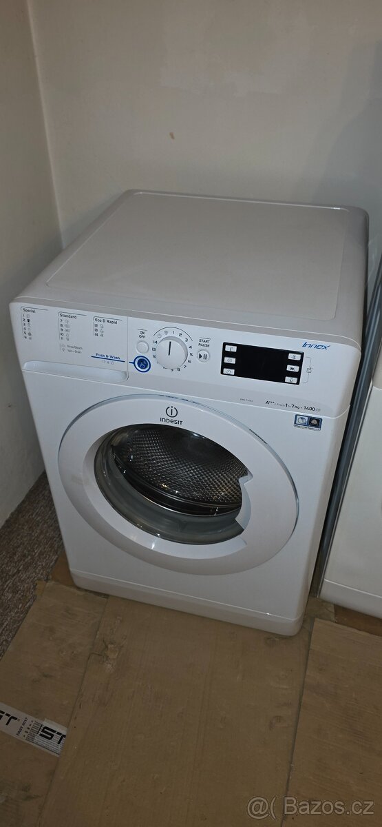 Pračka Indesit XVE71483 na 7 kg prádla, 1400 ot.