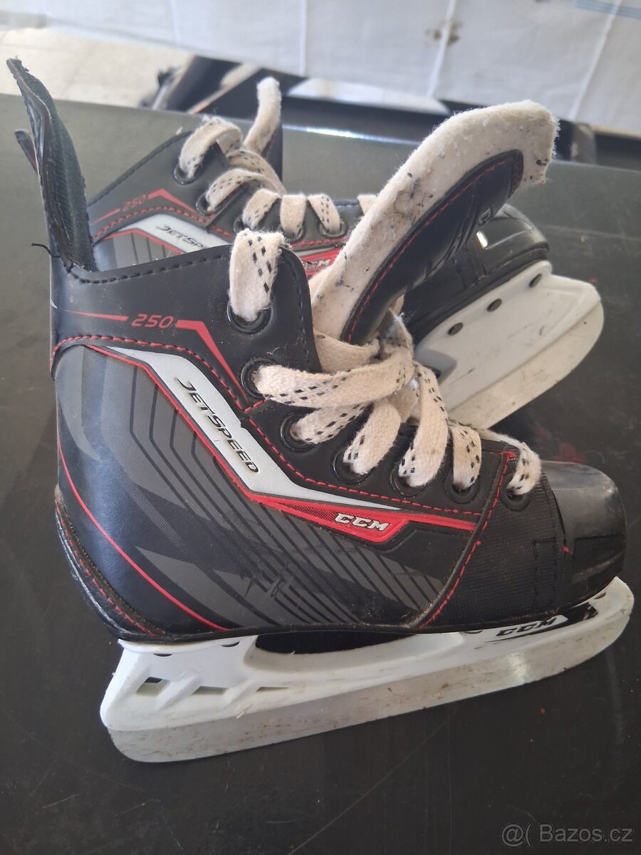 Dětské brusle CCM velikost 28 EU