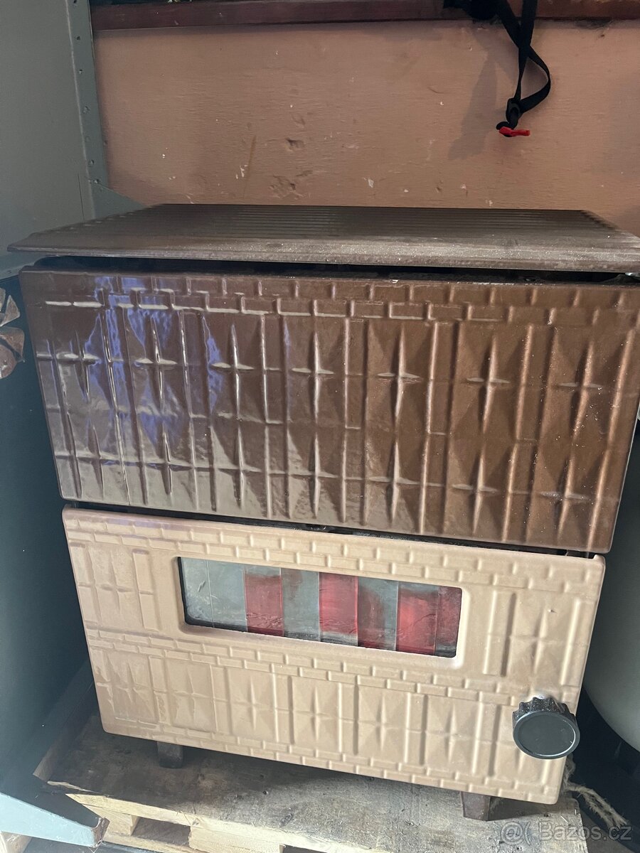 Stáložárná kamna NDR