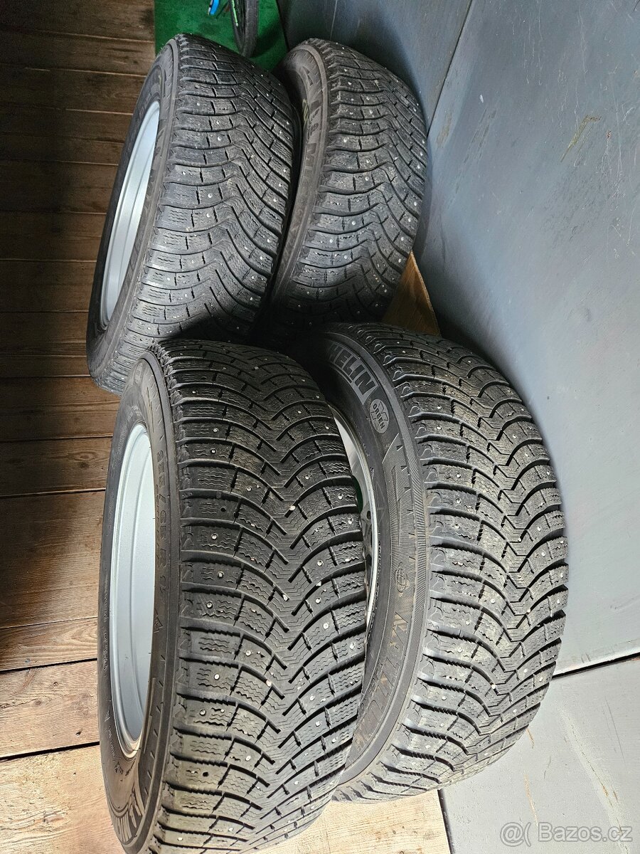 Prodám 4 hrotované pneumatiky Michelin