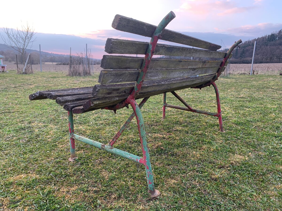 Retro zahradní lavička