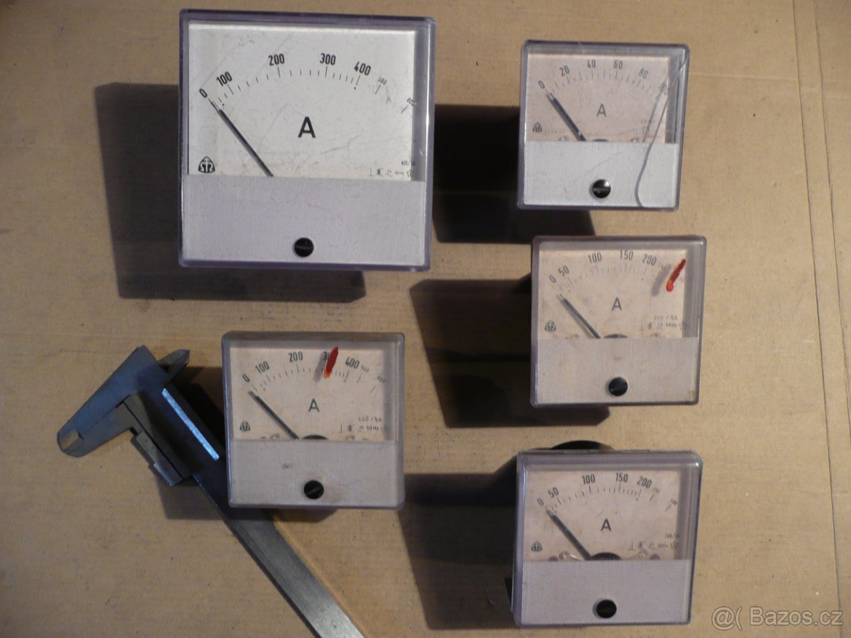 Panelové měřící přístroje