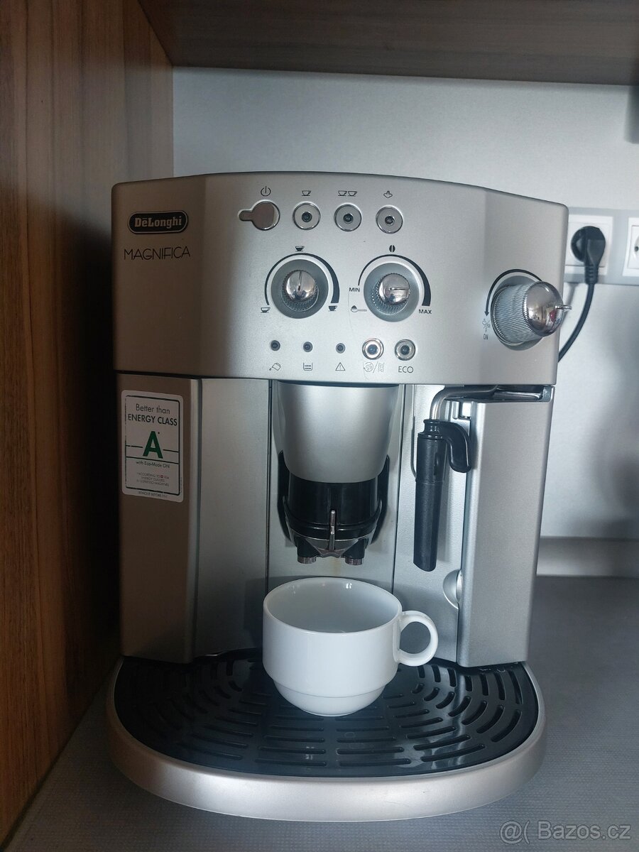 DeLonghi Magnifica ESAM 4200.S