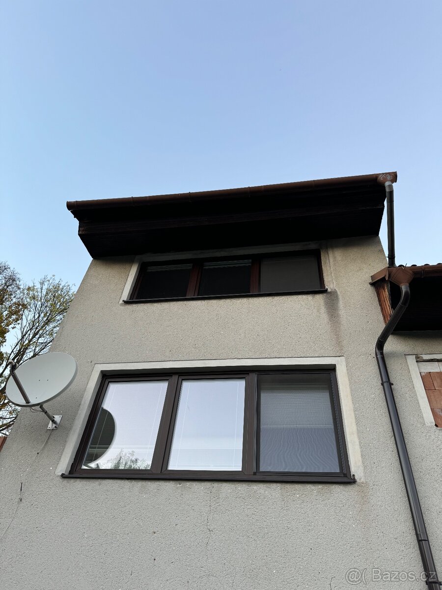 Prodám hnědá plastová okna
