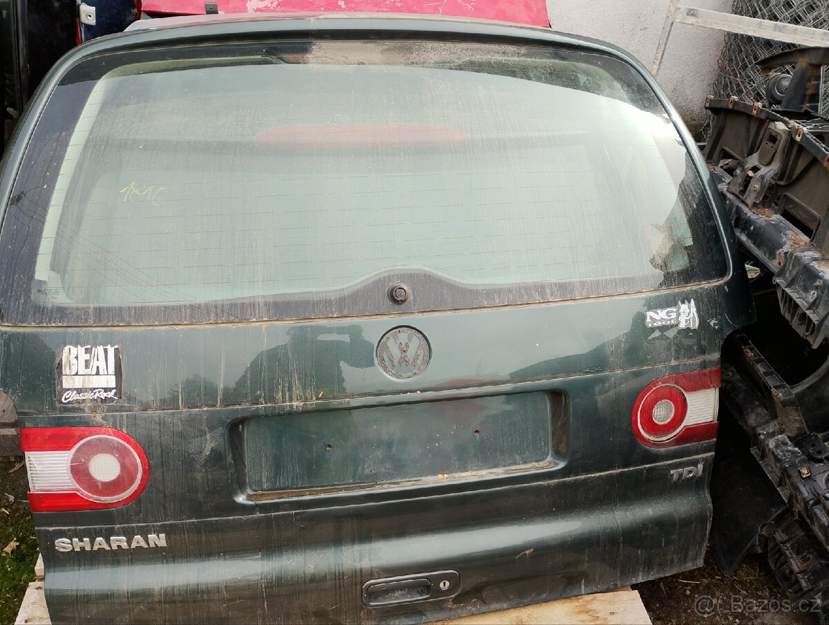 Víko kufrů VW sharan (díl určen na lak)