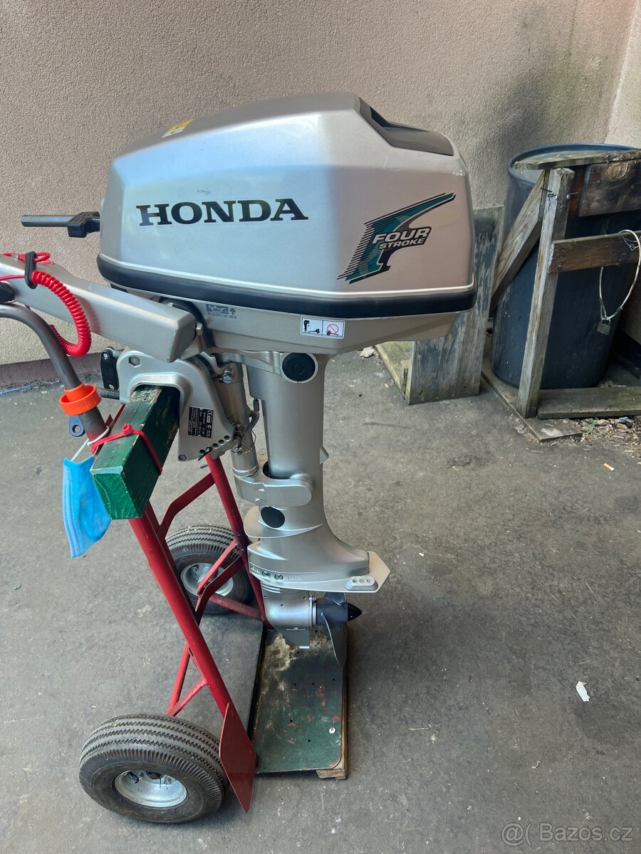 Zanovni lodni motor Honda BF 5hp 4takt kratka noha