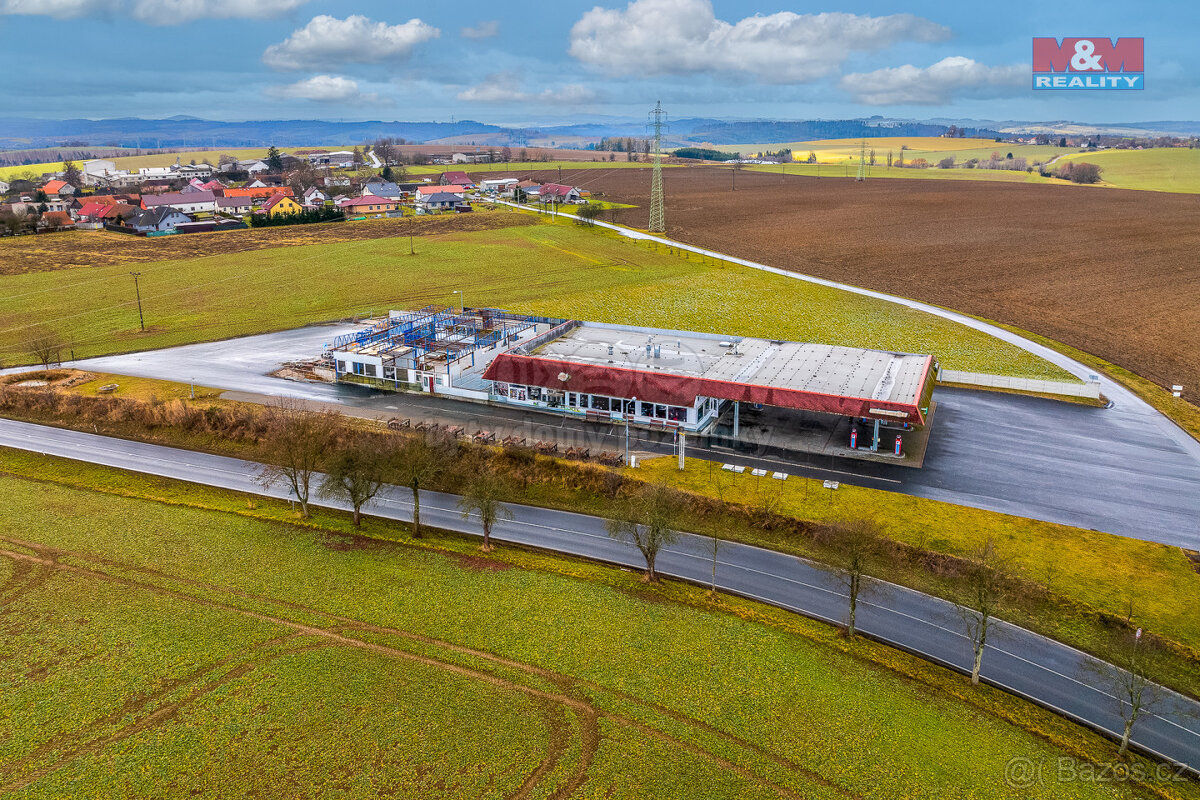 Prodej multifunkčního objektu, 1050 m², Zbizuby