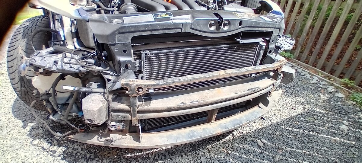 Chladičová příčka octavia 2 fsi