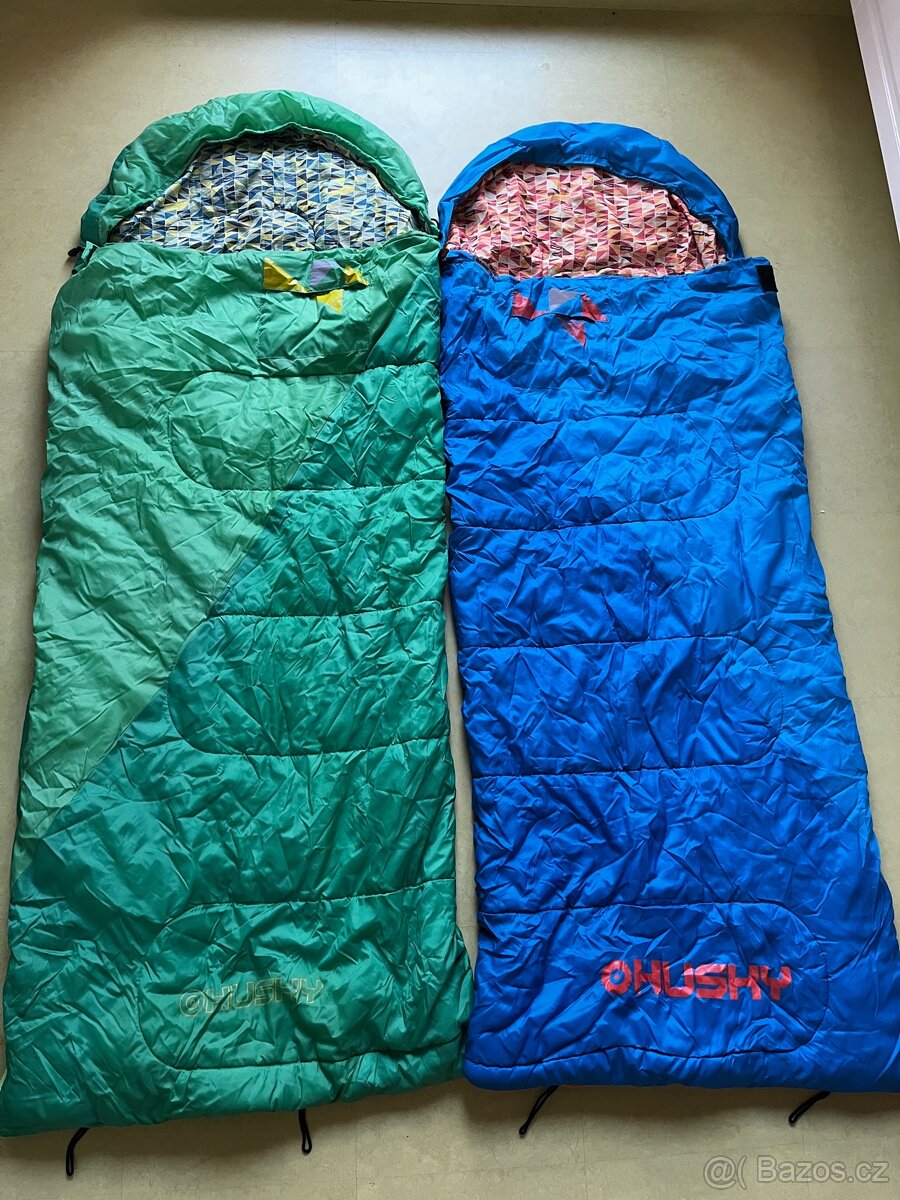 2x dětský spacák pro postavu do 135 cm