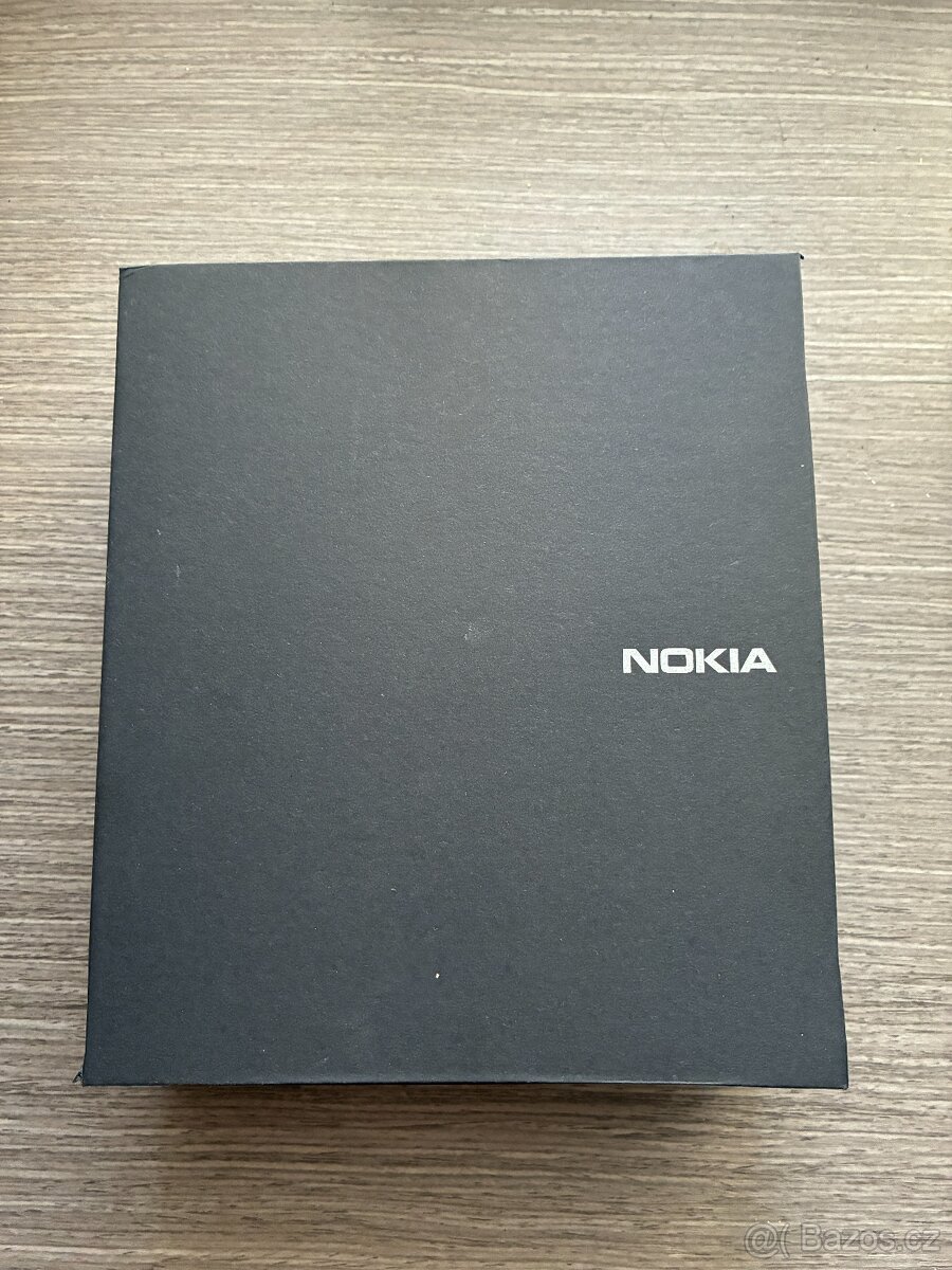 Prodám Nokia 8800 Black – elegantní klasika + 2 x Baterie