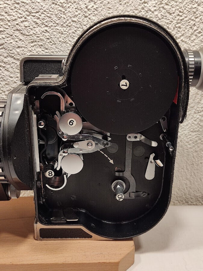 Filmový fotoaparát Bolex H16 SB