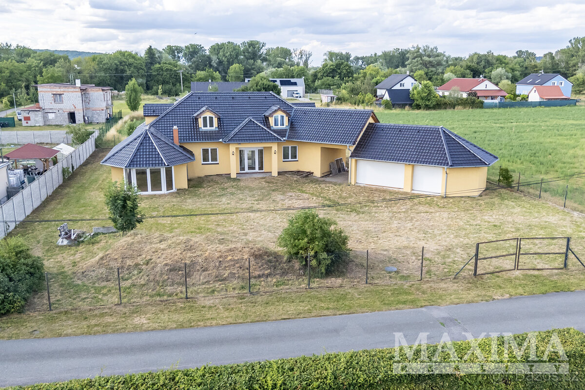 Dům 5+kk o ploše 259 m2 - Sány, Sány
