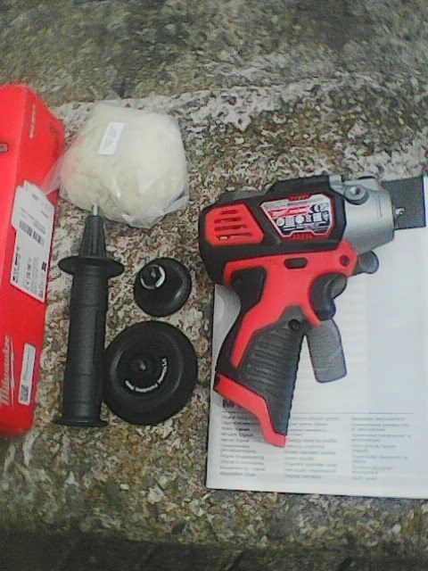 MILWAUKEE M12 BPS-0 Aku leštička