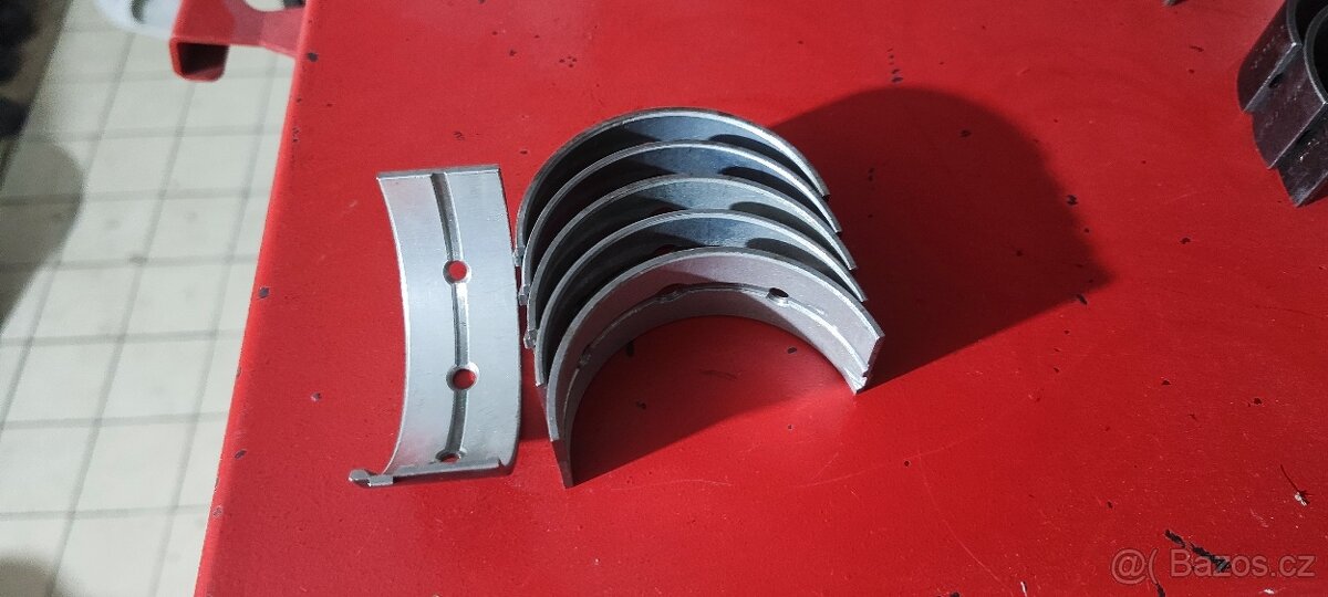 Hlavné a ojničné ložiská škoda 130