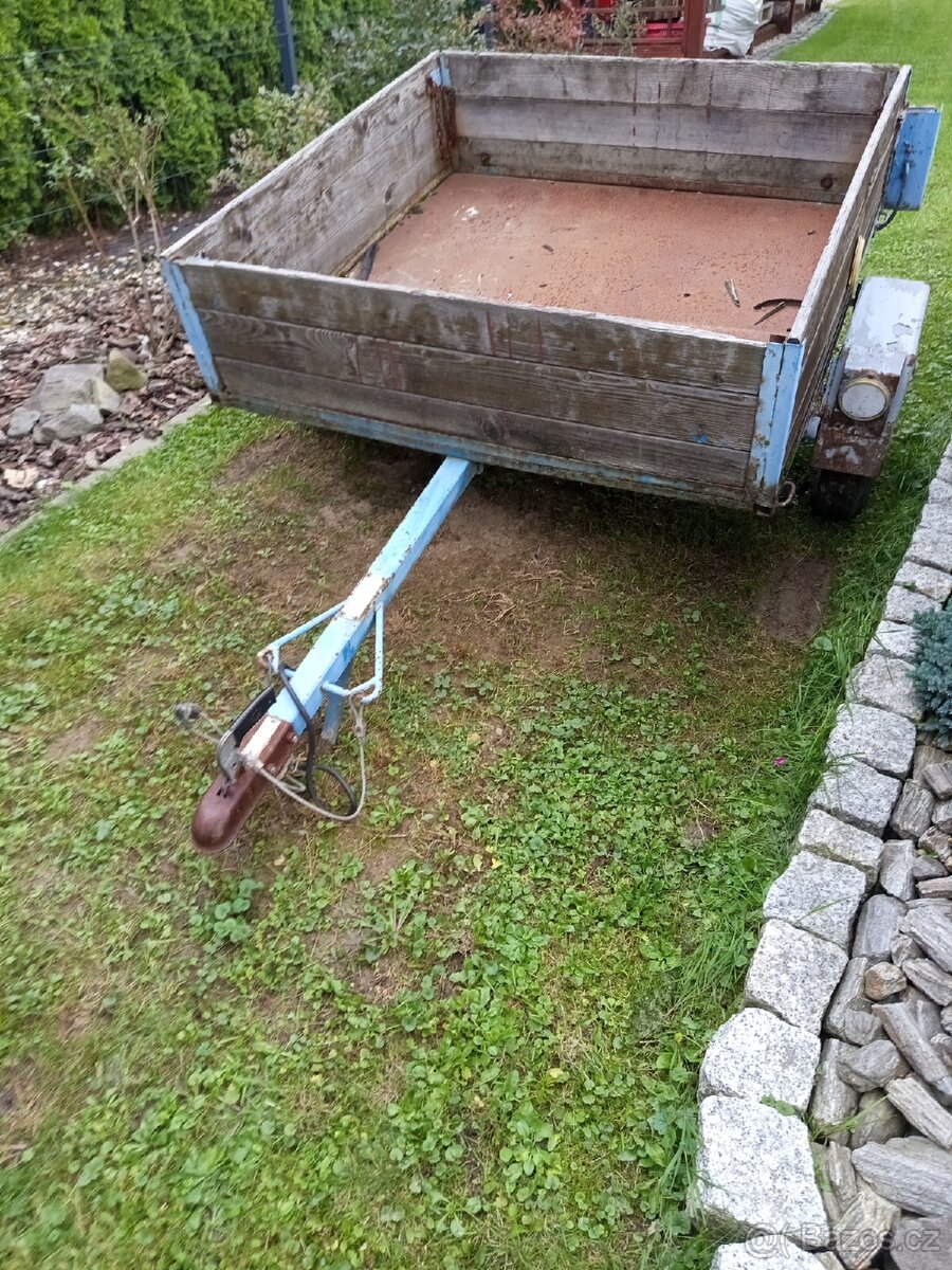 Prodám přívěsný vozik sport jacht
