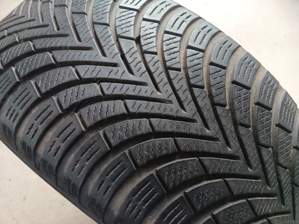 225/50 R17 MAXXIS (2123)