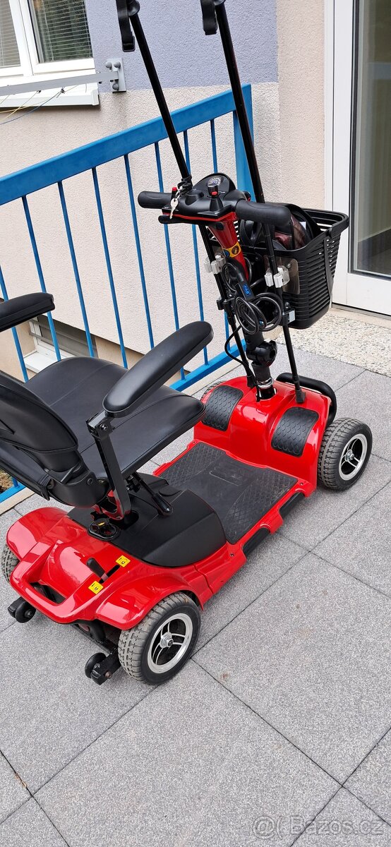 Elektrický čtyřkolový vozík