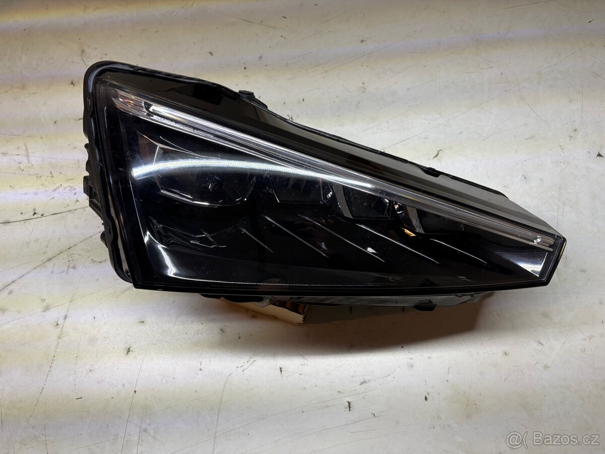 Pravé světlo LED Škoda Scala (VAG 657 941 016 A)