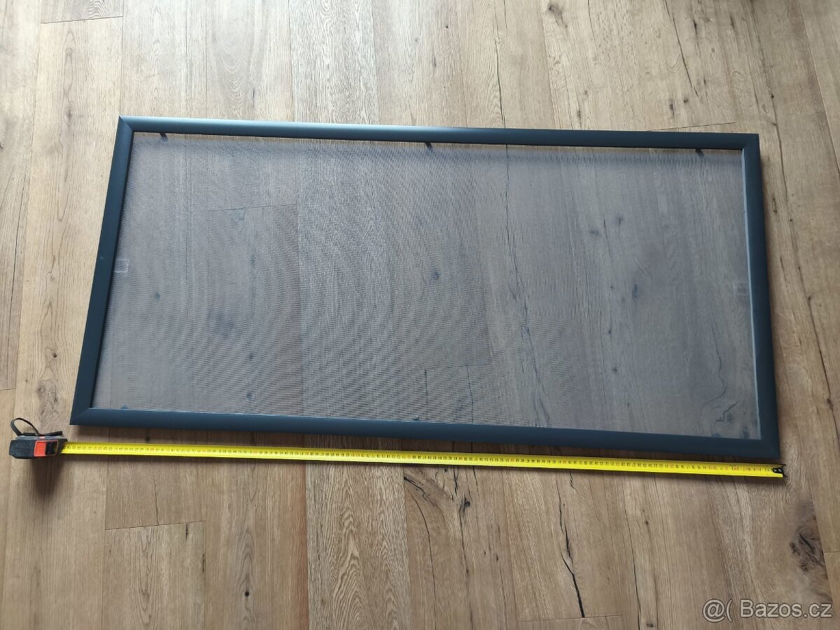 Prodám 3 nová plastová okna včetně okenních sítí (Praha 10)