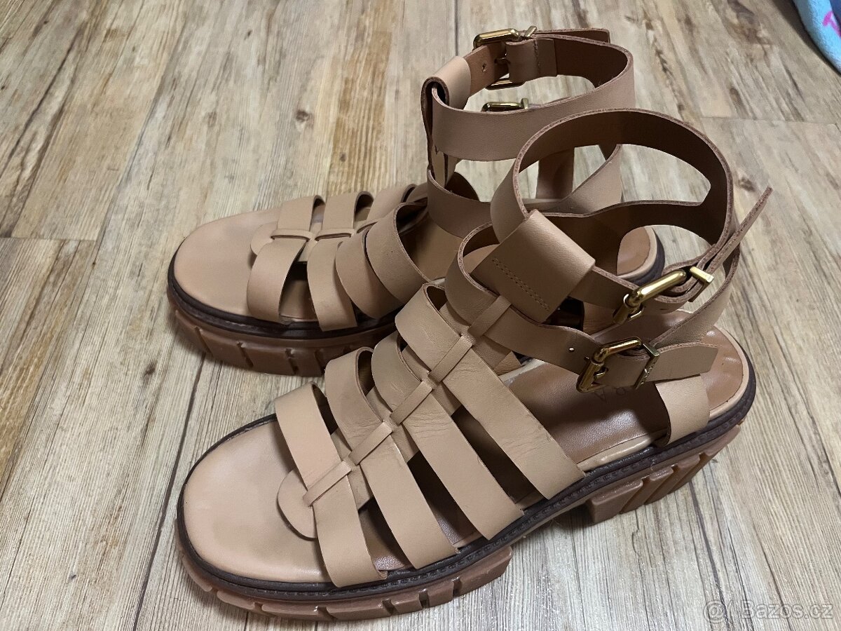 Letní páskové boty