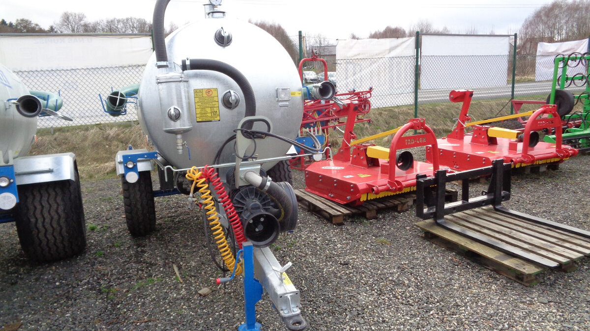 Fekál,Meprozet cisterna na vodu, objem 3000 l