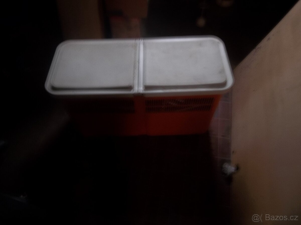 Rozkládací sušák prádla a svinovací sušák na prádlo