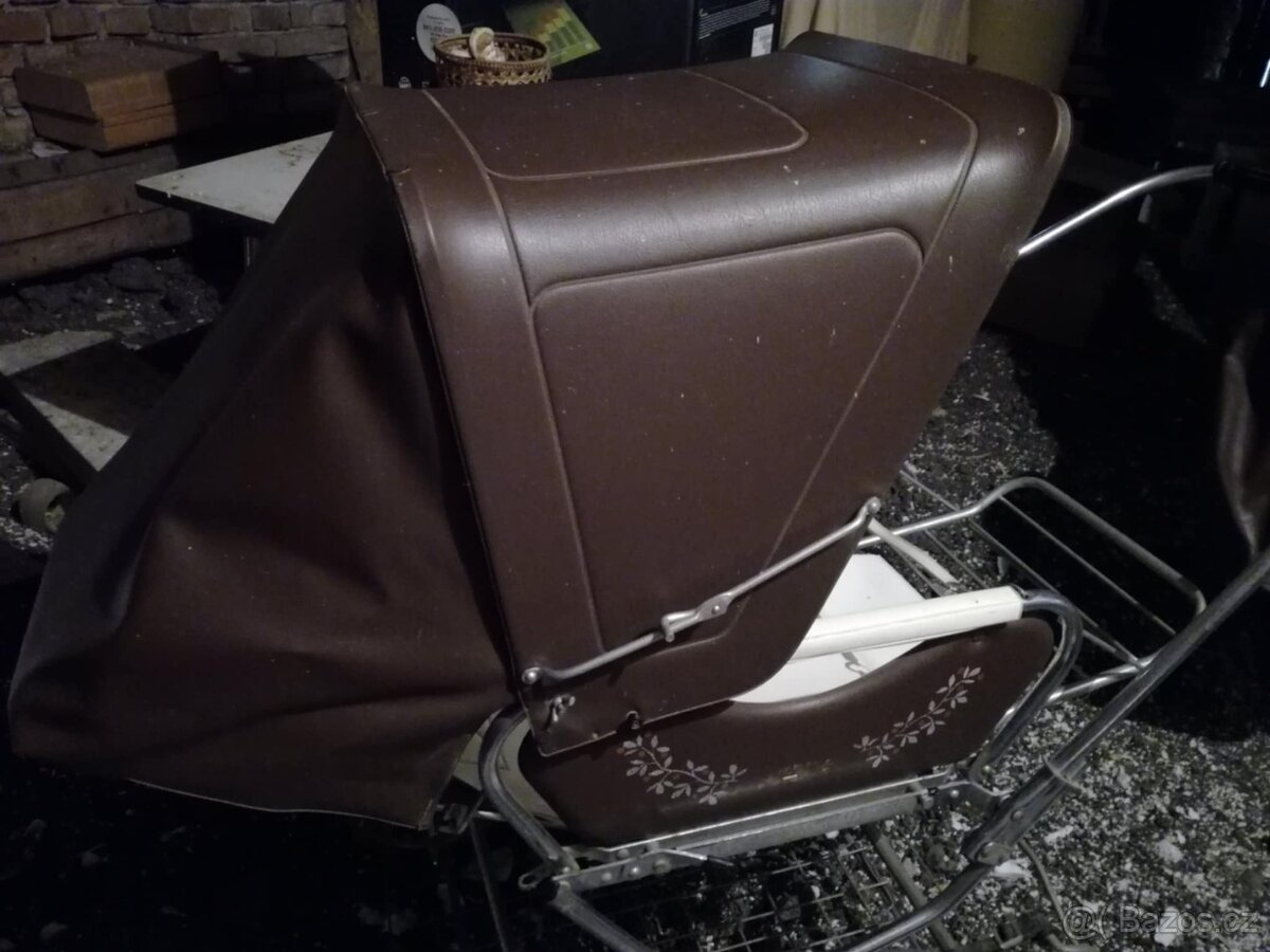 Retro kočárek Liberta sportovní sezení