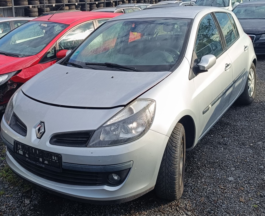 ND z Renault Clio 1149.cm3 55.kw benzín r.v.2006 (K39)