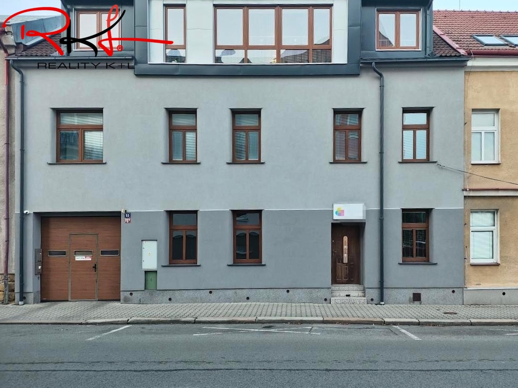 Pronájem komerčních prostor – Mladá Boleslav, Husova