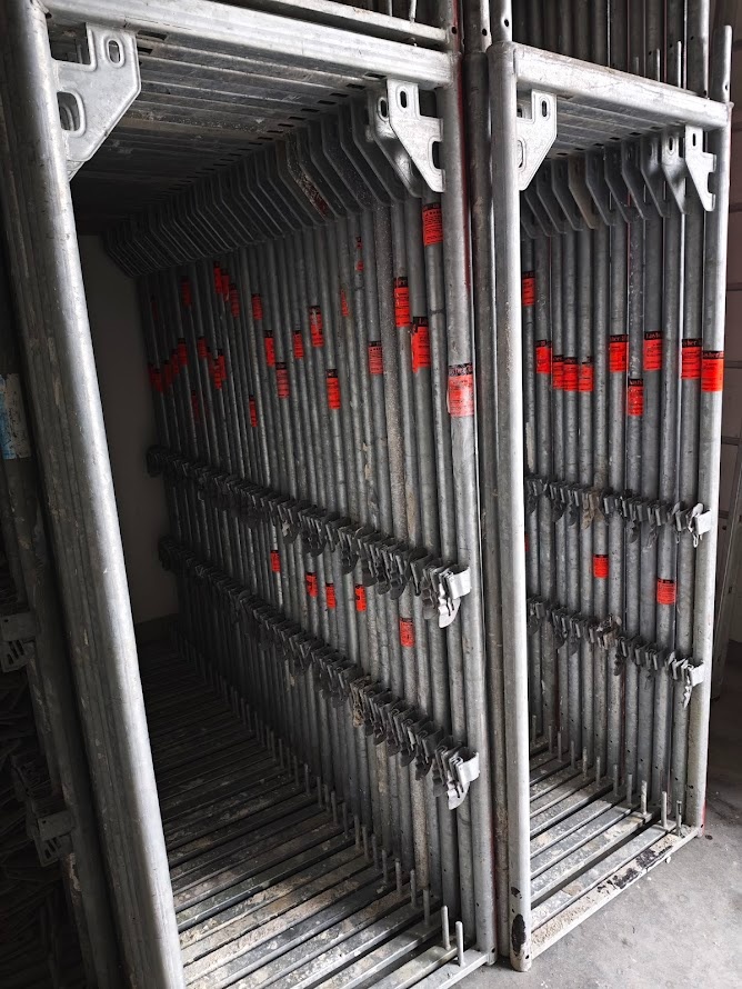 Lešení originál Layher Blitz 73 - zánovní stav