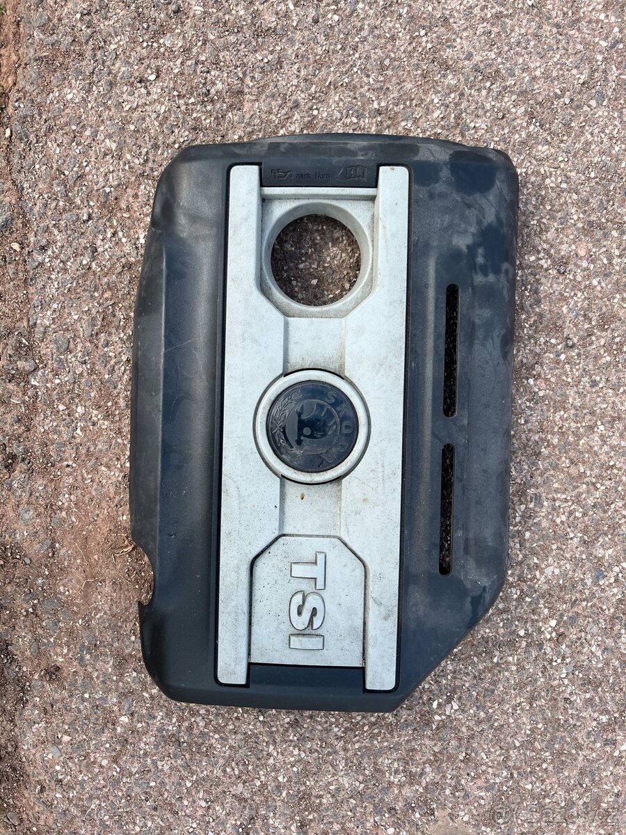 Kryt motoru 1.8 tsi Octavia 2