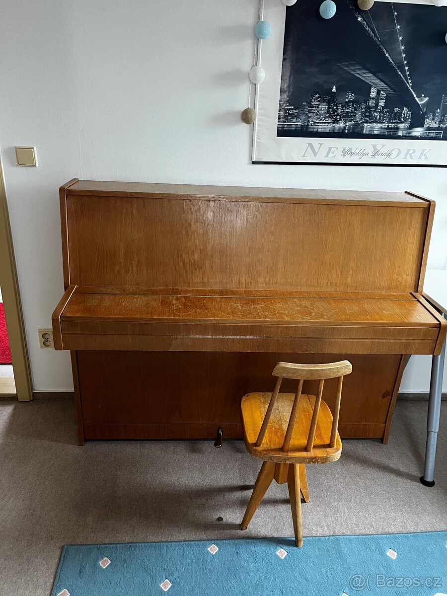 Prodam Petrof pianino