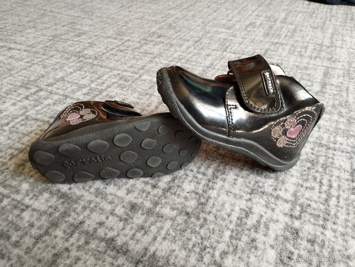 Dívčí kotníkové lakované boty Garvalín