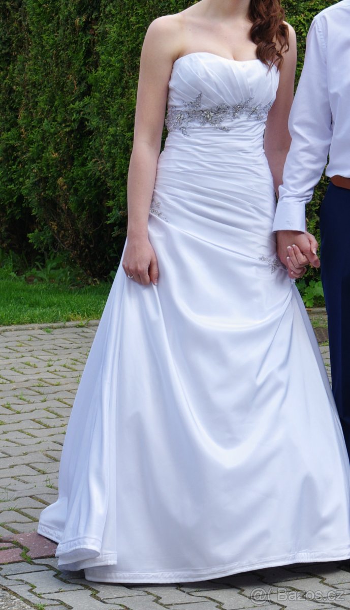Achara - bílé svatební šaty vel. cca 38
