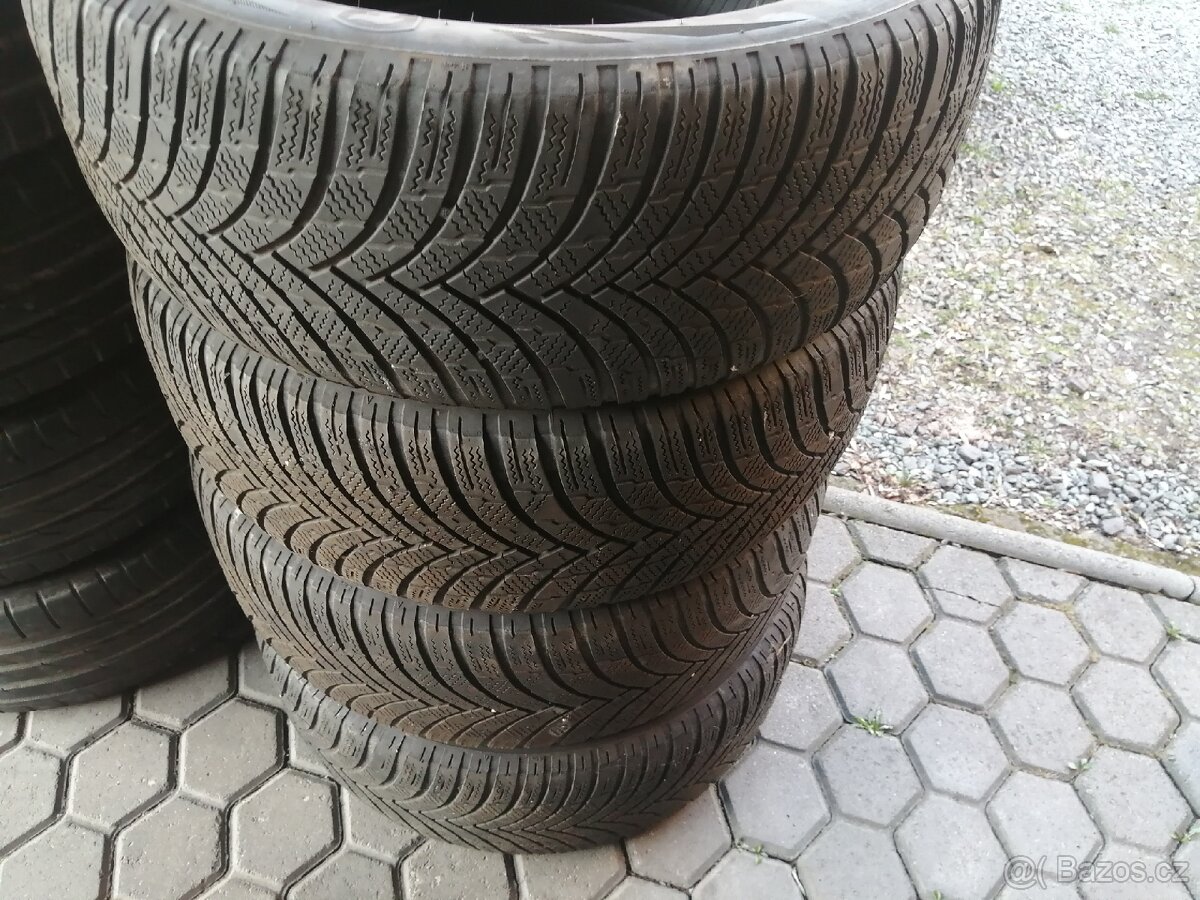 Pneu 225/55 R17 zimní