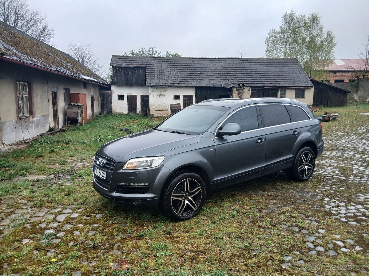 AUDI Q7 S-LINE 7mistna