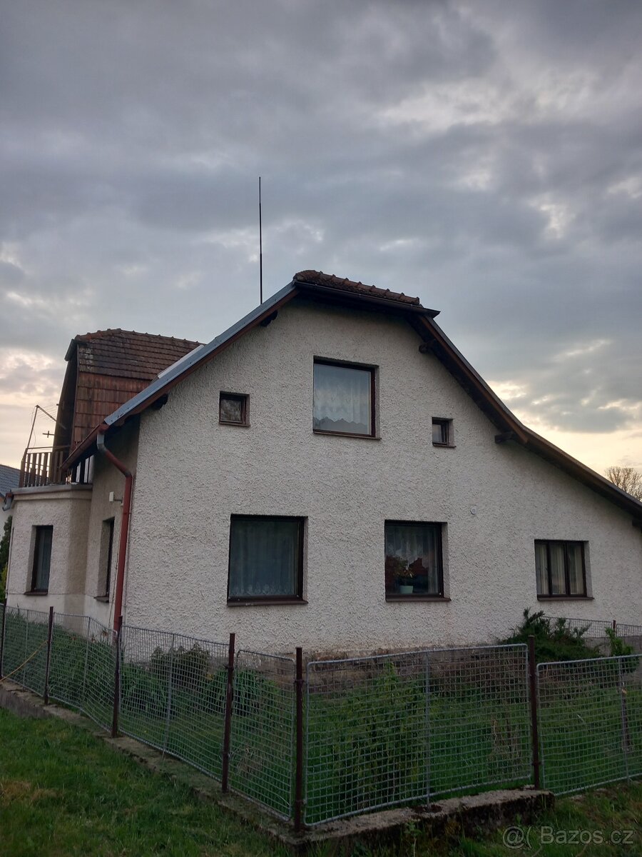 Farma na prodej s pozemky. Český ráj