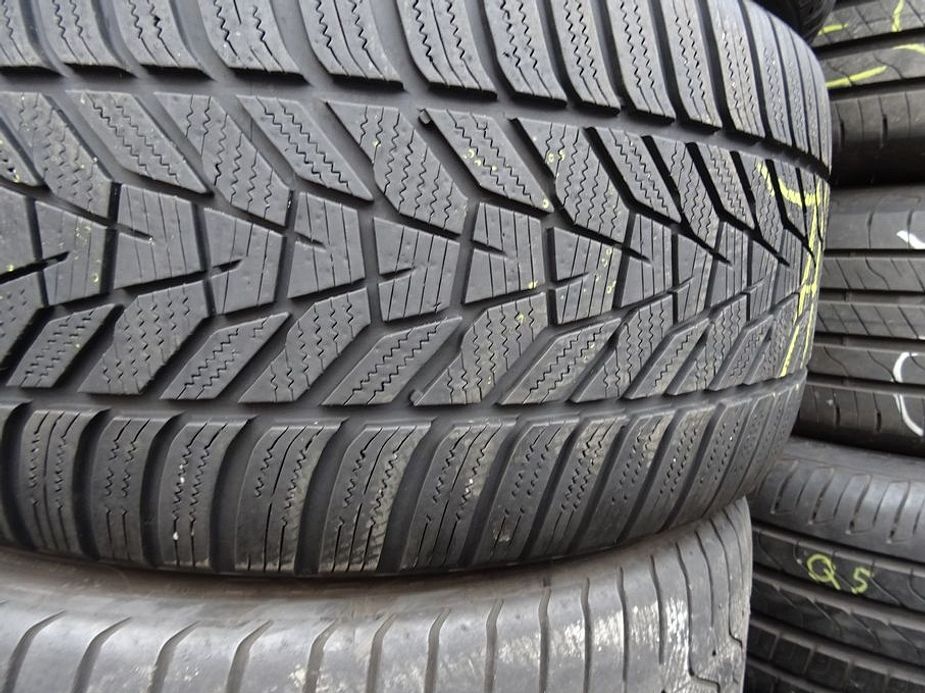 Zimní pneu Hankook,275/40/18, 2 ks, 6,5 mm