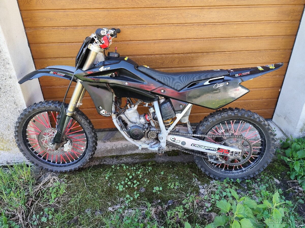 Rozprodám na díly Husqvarnu cr 125