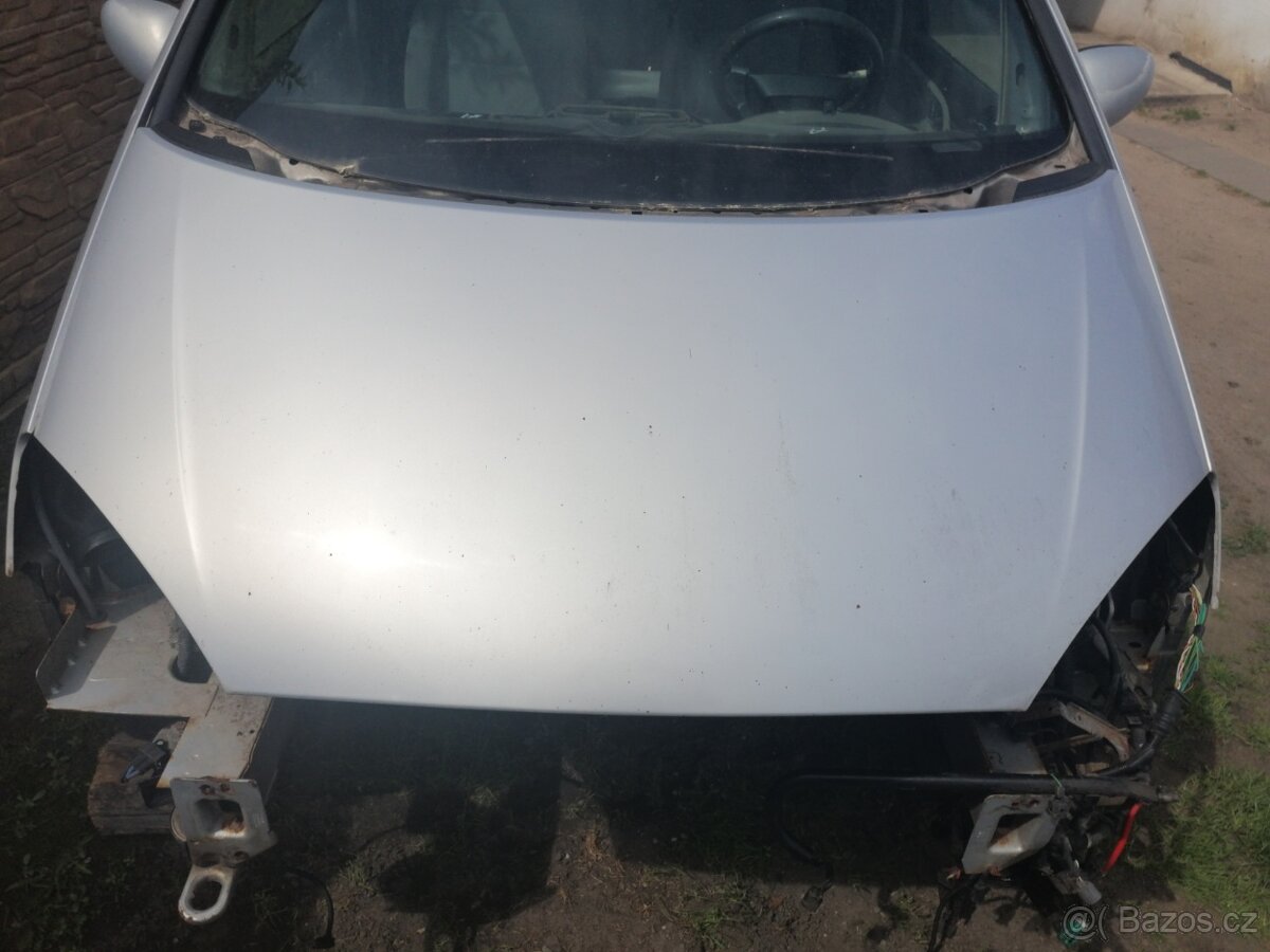 Ford galaxy přední kapota