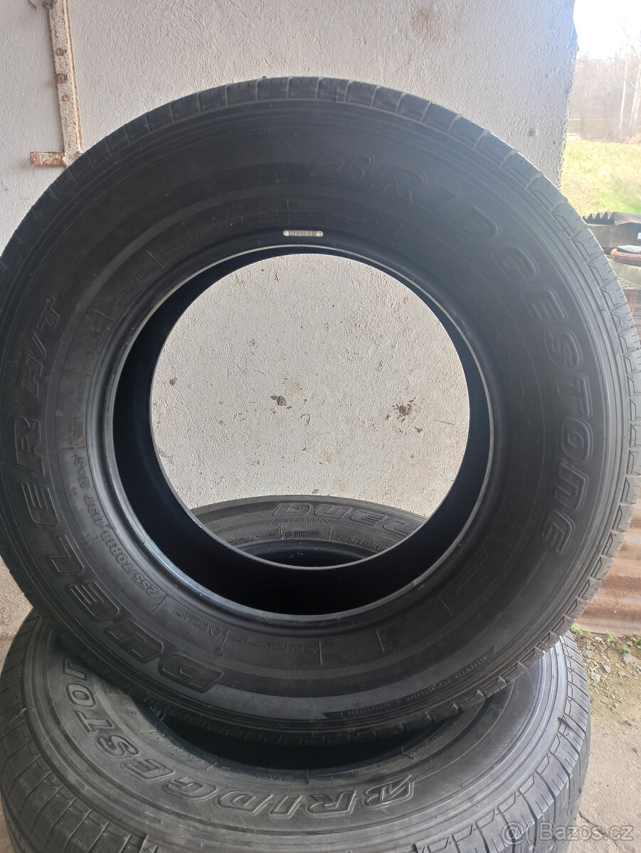 Pneu celoroční 255/70 r18