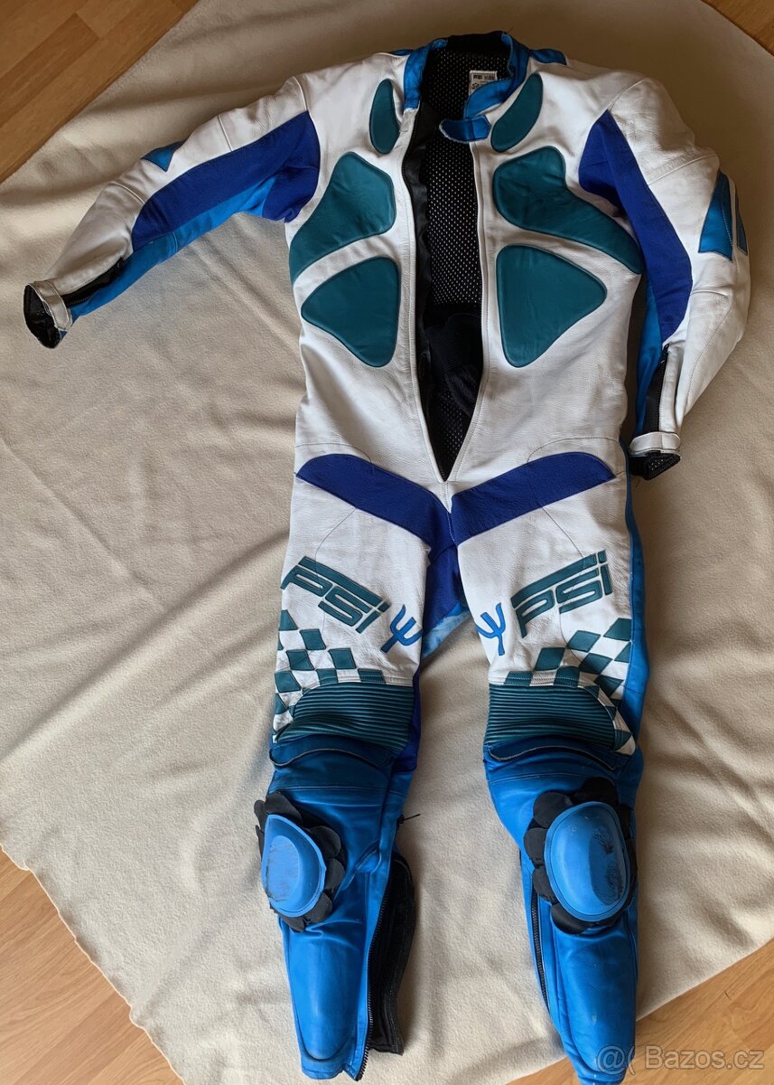Motokombinéza včetně páteřáku.