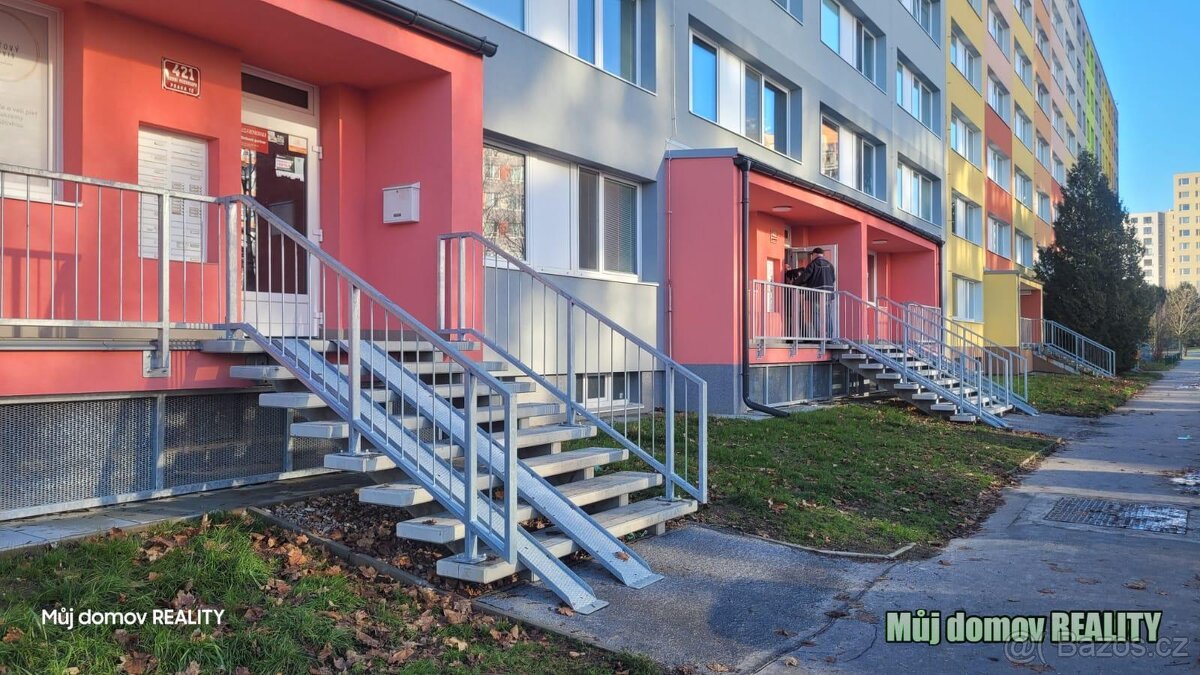 Prodej bytu 3+1, Praha 15 - Horní Měcholupy,  Livornská.